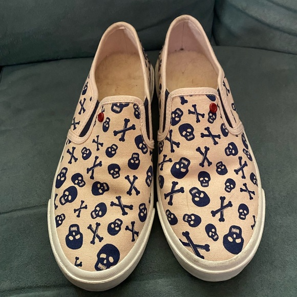 Shoes - Picture 2 of 5